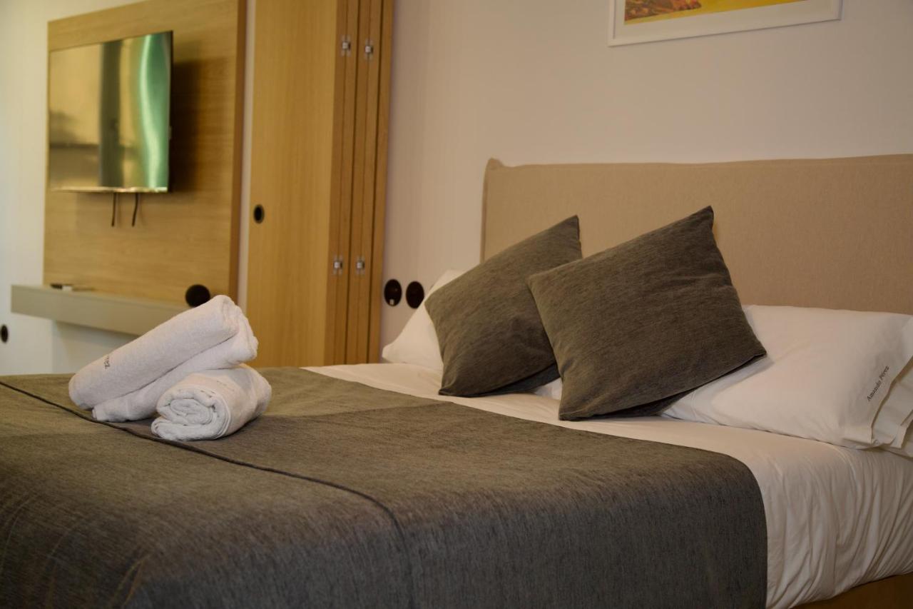Suite 202 - 1 Bedroom Suite In Amando Perez Suites Ribadeo Exterior foto